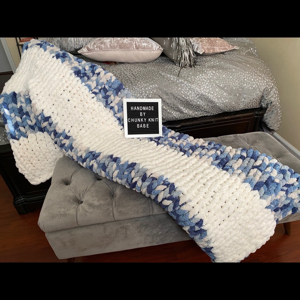 💙☁️ Chunky Knit Blanket Cream/Blues ✨40x55 inches